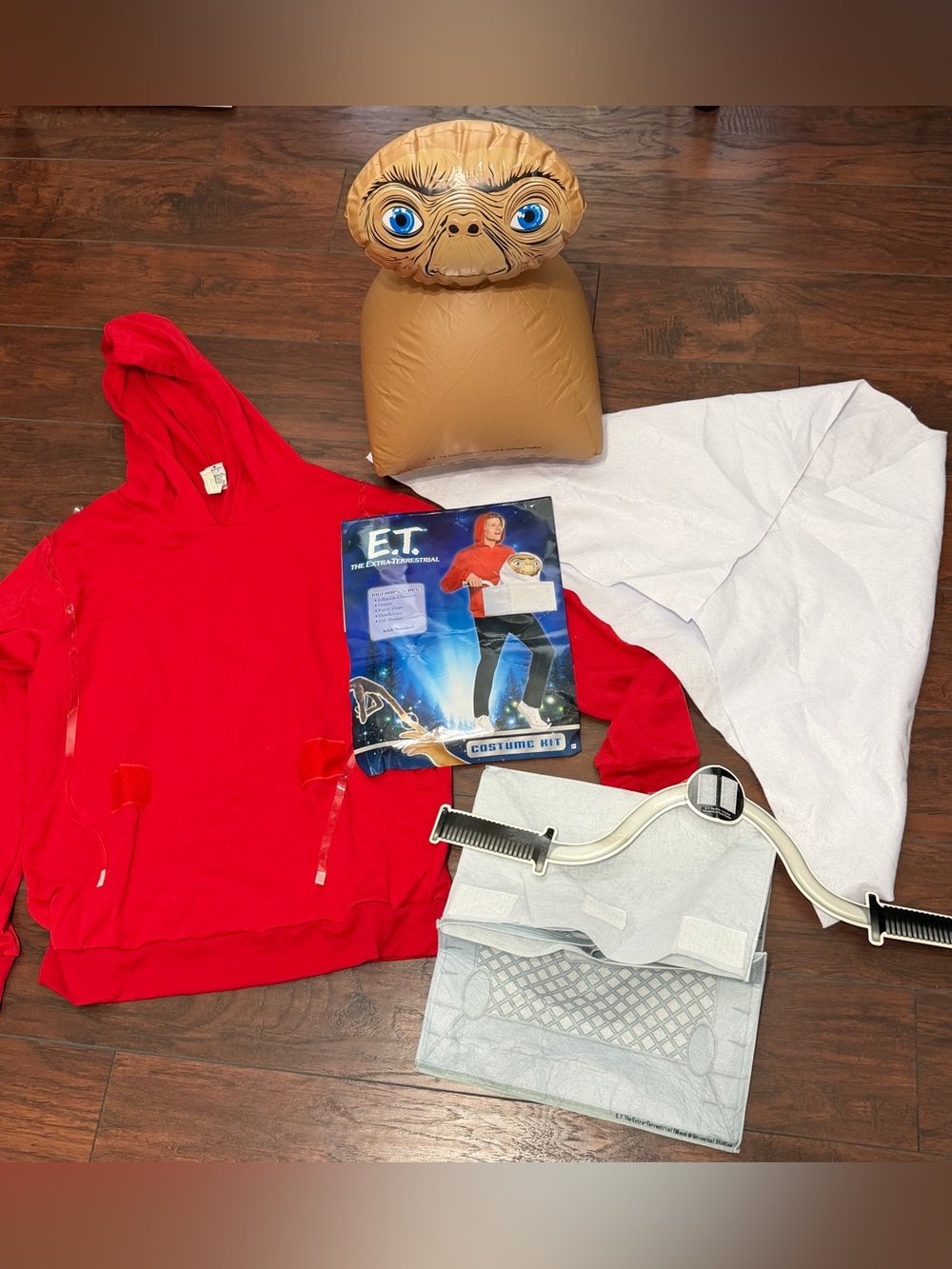 E.T. The Extra-Terrestrial Adult Standard Halloween Costume Kit